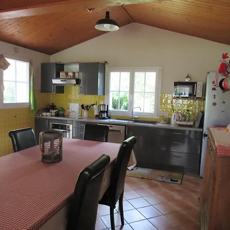 Maison Familiale Charmante Avec Jardin à - Fr-1-194-251 Casa de Férias